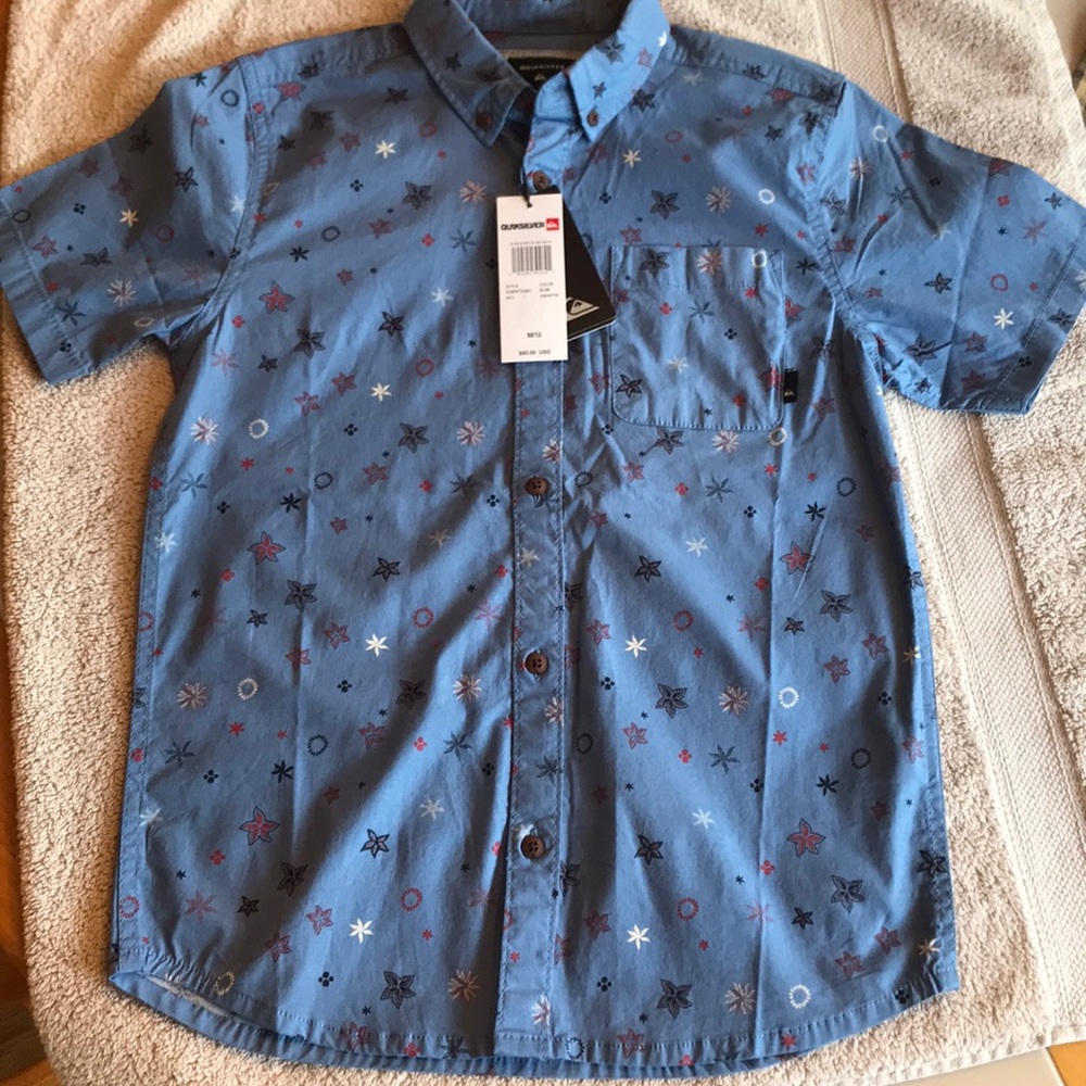 QuikSilver Boys Button Down Shirt. NWT